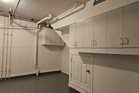 Condo in Coral Springs, Florida, 3 bedrooms  № 1878773 - photo 18