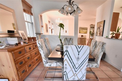 Villa ou maison à louer à Doral, Floride: 3 chambres, 144.83 m2 № 1965996 - photo 10