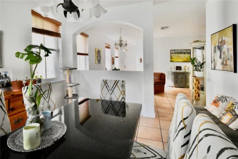 Villa ou maison à louer à Doral, Floride: 3 chambres, 144.83 m2 № 1965996 - photo 7