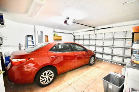 Villa ou maison à louer à Doral, Floride: 3 chambres, 144.83 m2 № 1965996 - photo 23