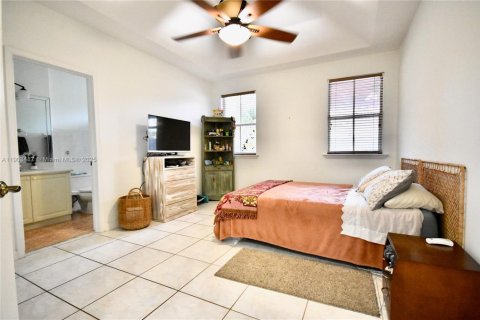 Villa ou maison à louer à Doral, Floride: 3 chambres, 144.83 m2 № 1965996 - photo 14