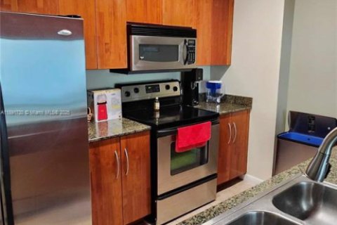 Appartement à louer à Miami, Floride: 1 chambre, 76.64 m2 № 1943724 - photo 3