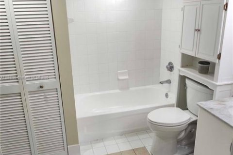 Appartement à louer à Miami, Floride: 1 chambre, 76.64 m2 № 1943724 - photo 8