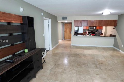 Appartement à louer à Miami, Floride: 1 chambre, 76.64 m2 № 1943724 - photo 4