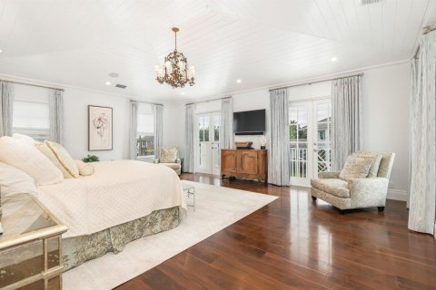 House in West Palm Beach, Florida 4 bedrooms, 477.24 sq.m. № 2243562 - photo 20