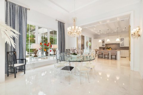 House in West Palm Beach, Florida 4 bedrooms, 477.24 sq.m. № 2243562 - photo 11