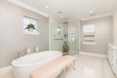 House in West Palm Beach, Florida 4 bedrooms, 477.24 sq.m. № 2243562 - photo 23