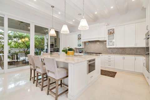 House in West Palm Beach, Florida 4 bedrooms, 477.24 sq.m. № 2243562 - photo 12