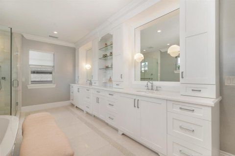 House in West Palm Beach, Florida 4 bedrooms, 477.24 sq.m. № 2243562 - photo 22