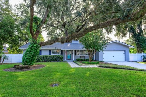 House in Maitland, Florida 3 bedrooms, 161.09 sq.m. № 2396406
