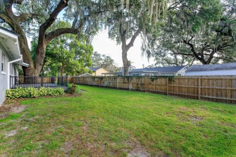 House in Maitland, Florida 3 bedrooms, 161.09 sq.m. № 2396406 - photo 30