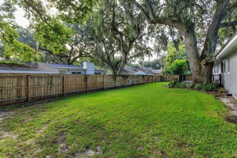 House in Maitland, Florida 3 bedrooms, 161.09 sq.m. № 2396406 - photo 28