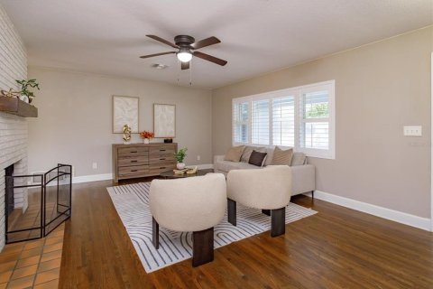 House in Maitland, Florida 3 bedrooms, 161.09 sq.m. № 2396406 - photo 7