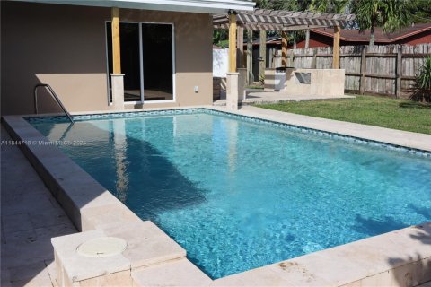 Casa en venta en Hollywood, Florida, 4 dormitorios, 131.55 m2 № 1840714 - foto 29