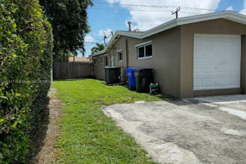 Купить виллу или дом в Холливуд, Флорида 4 спальни, 131.55м2, № 1840714 - фото 24