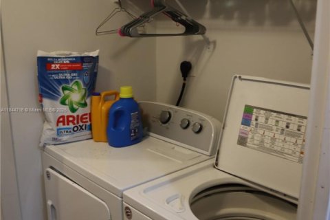 Casa en venta en Hollywood, Florida, 4 dormitorios, 131.55 m2 № 1840714 - foto 26