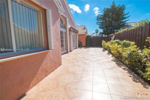 Casa en venta en Miami, Florida, 3 dormitorios, 151.52 m2 № 2007981 - foto 16