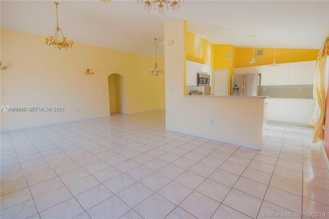 Casa en venta en Miami, Florida, 3 dormitorios, 151.52 m2 № 2007981 - foto 4