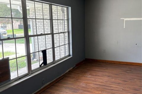 House in Brandon, Florida 3 bedrooms, 214.7 sq.m. № 1815841 - photo 6