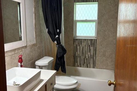 House in Brandon, Florida 3 bedrooms, 214.7 sq.m. № 1815841 - photo 17