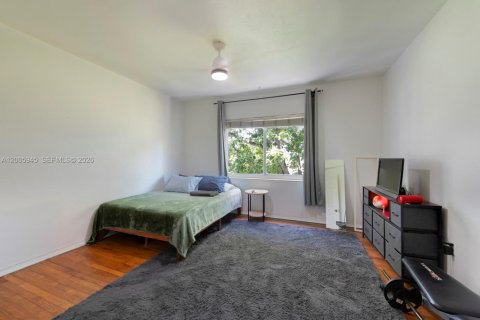 Condo in Miami Beach, Florida, 1 bedroom  № 2090907 - photo 10
