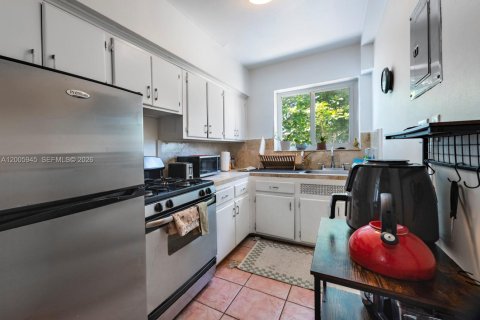 Condo in Miami Beach, Florida, 1 bedroom  № 2090907 - photo 8