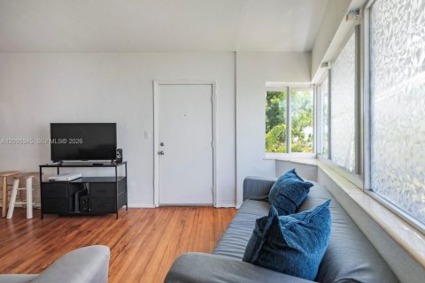 Condo in Miami Beach, Florida, 1 bedroom  № 2090907 - photo 5