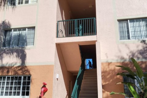 Купить кондоминиум в Форт-Лодердейл, Флорида 1 спальня, 73.76м2, № 2017053 - фото 9