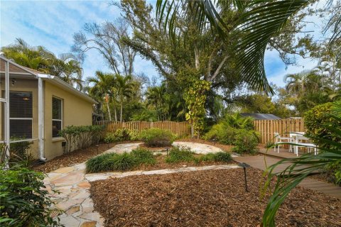 House in Sarasota, Florida 3 bedrooms, 184.88 sq.m. № 2354788 - photo 15