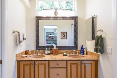 House in Sarasota, Florida 3 bedrooms, 184.88 sq.m. № 2354788 - photo 9