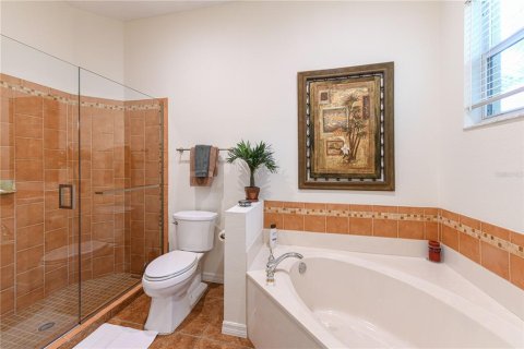 House in Sarasota, Florida 3 bedrooms, 184.88 sq.m. № 2354788 - photo 10
