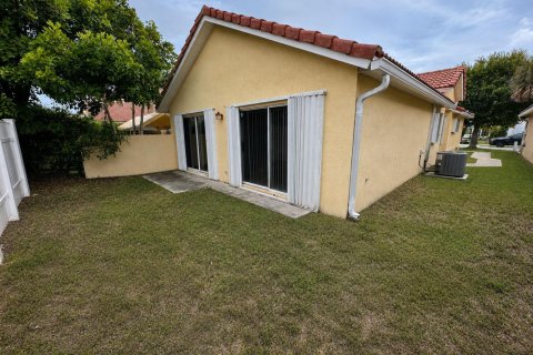 Купить виллу или дом в Бойнтон-Бич, Флорида 3 комнаты, 113.15м2, № 2083483 - фото 4