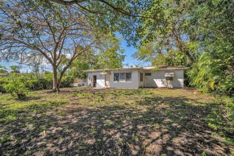 Купить виллу или дом в Норт-Майами, Флорида 3 спальни, 108.97м2, № 2051044 - фото 23