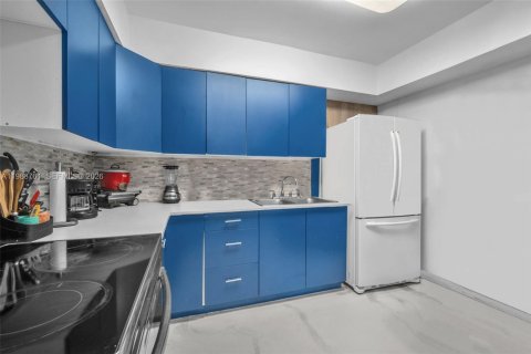 Купить виллу или дом в Норт-Майами, Флорида 3 спальни, 108.97м2, № 2051044 - фото 9