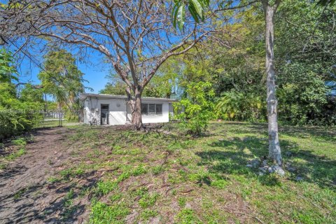 Купить виллу или дом в Норт-Майами, Флорида 3 спальни, 108.97м2, № 2051044 - фото 25