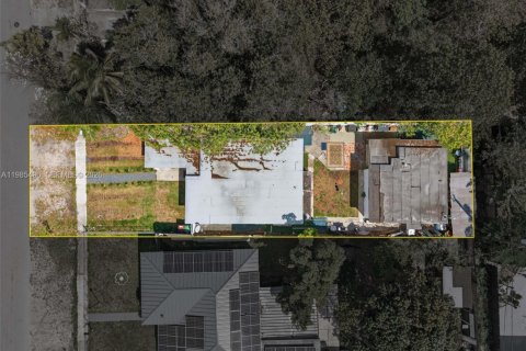 Casa en venta en Hialeah, Florida, 3 dormitorios, 84.91 m2 № 2047660 - foto 20