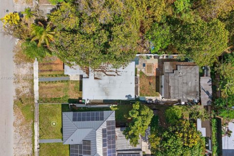 Casa en venta en Hialeah, Florida, 3 dormitorios, 84.91 m2 № 2047660 - foto 19