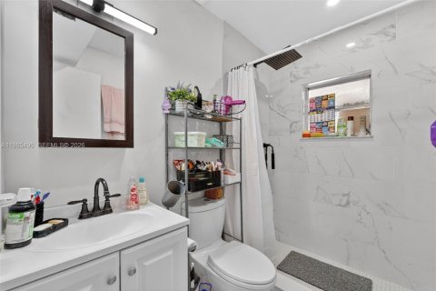 Casa en venta en Hialeah, Florida, 3 dormitorios, 84.91 m2 № 2047660 - foto 17