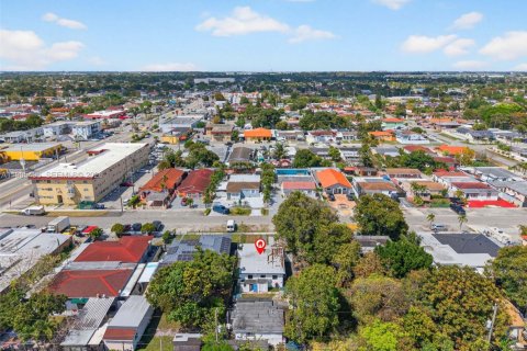 Casa en venta en Hialeah, Florida, 3 dormitorios, 84.91 m2 № 2047660 - foto 23