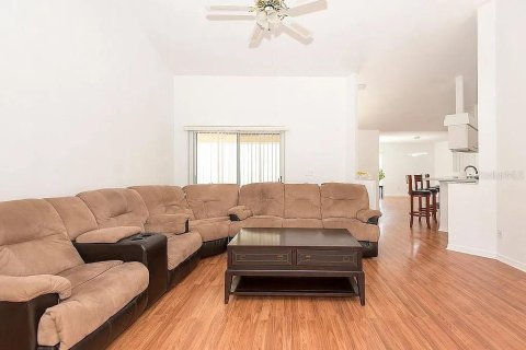 House in South Daytona, Florida 3 bedrooms, 176.79 sq.m. № 1654749 - photo 3