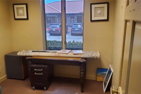 Immobilier commercial à louer à Port Charlotte, Floride: 1797.01 m2 № 1877022 - photo 2
