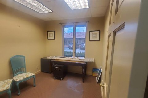 Immobilier commercial à louer à Port Charlotte, Floride: 1797.01 m2 № 1877022 - photo 1