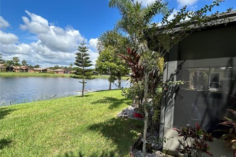 House in Poinciana, Florida 2 bedrooms, 116.87 sq.m. № 1900421 - photo 6