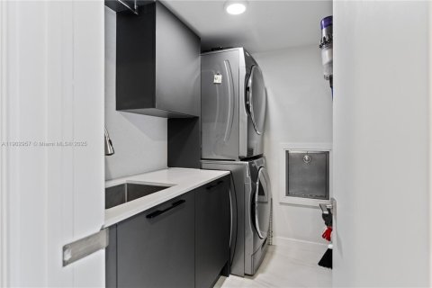 Купить кондоминиум в Майами-Бич, Флорида 3 спальни, 196.49м2, № 1955387 - фото 10