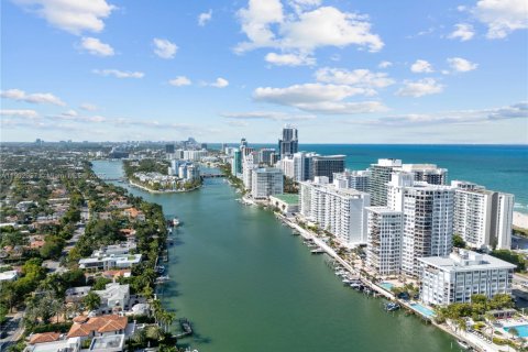 Купить кондоминиум в Майами-Бич, Флорида 3 спальни, 196.49м2, № 1955387 - фото 2