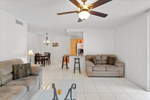 Condo in Boca Raton, Florida, 2 bedrooms  № 2242750 - photo 6