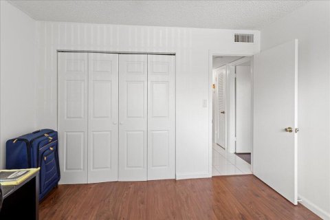 Condo in Boca Raton, Florida, 2 bedrooms  № 2242750 - photo 13