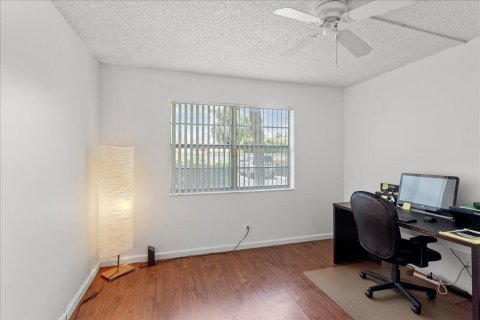 Condo in Boca Raton, Florida, 2 bedrooms  № 2242750 - photo 12