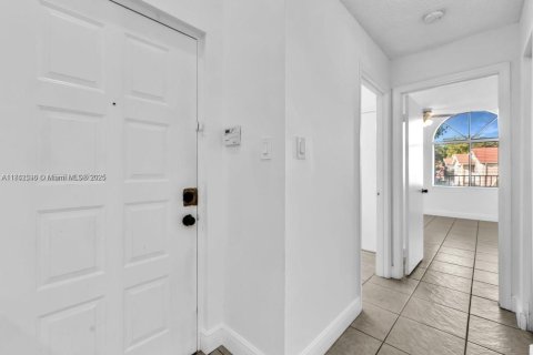 Condo in Miami, Florida, 2 bedrooms  № 1979966 - photo 19