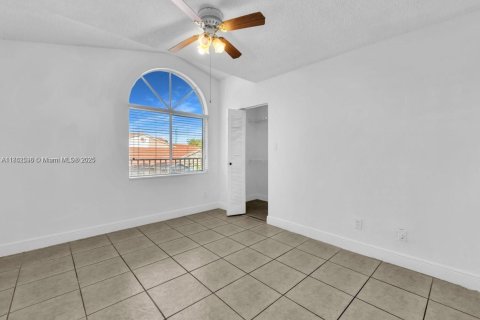 Condo in Miami, Florida, 2 bedrooms  № 1979966 - photo 21